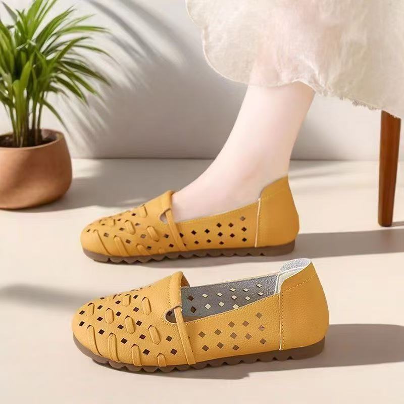 Retro soft-soled single shoes for women 2025 summer new style, perforated, breathable, casual, flat, round toe, comfortable women's shoes full figure