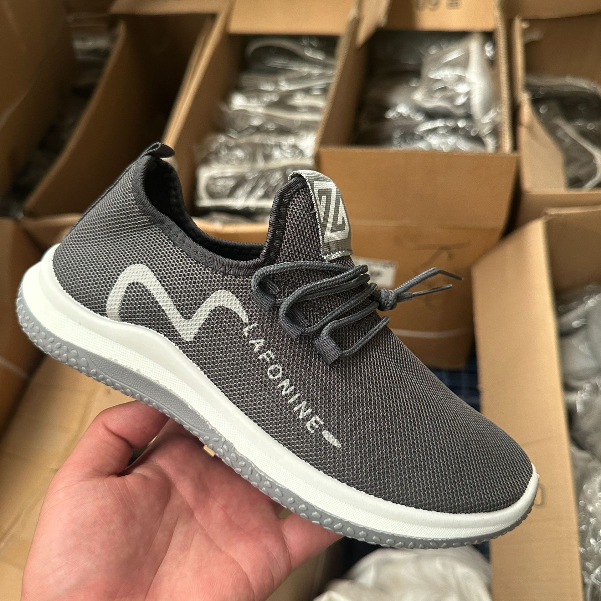 New cross-border men's spring style comfortable and breathable net shoes, sports shoes, cloth shoes, running shoes, new fashionable casual shoes details Picture