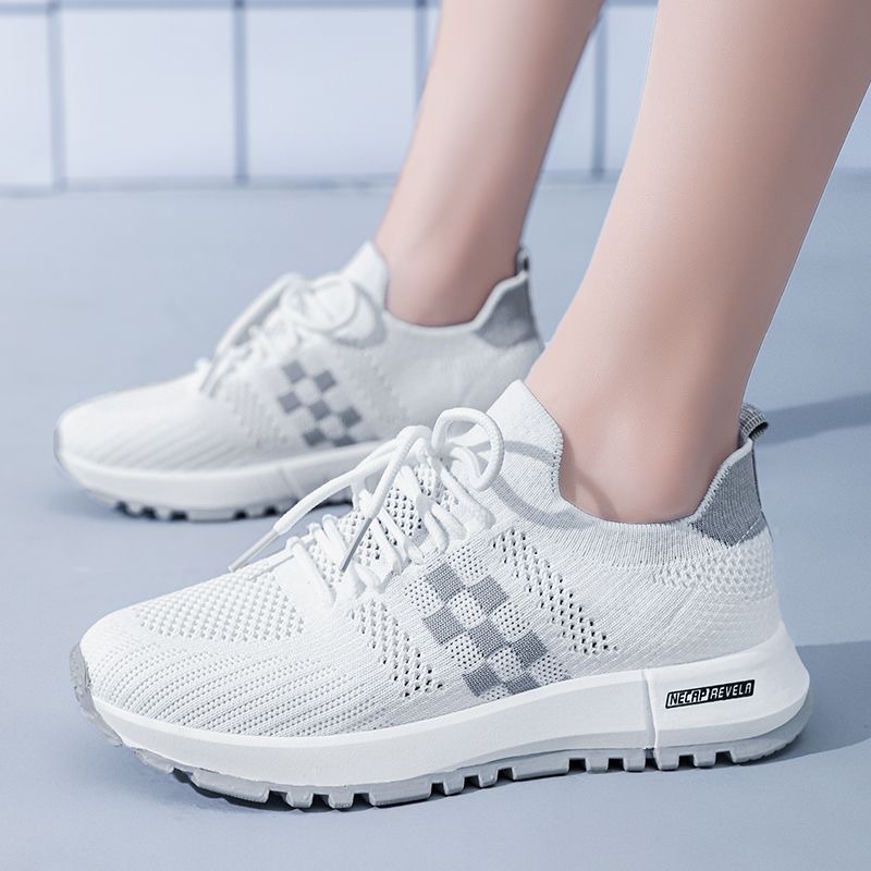 Wholesale women's shoes for foreign trade, spring and summer sports shoes, women's casual and versatile, street stall trendy flying woven shoes, new Korean-style net shoes full figure