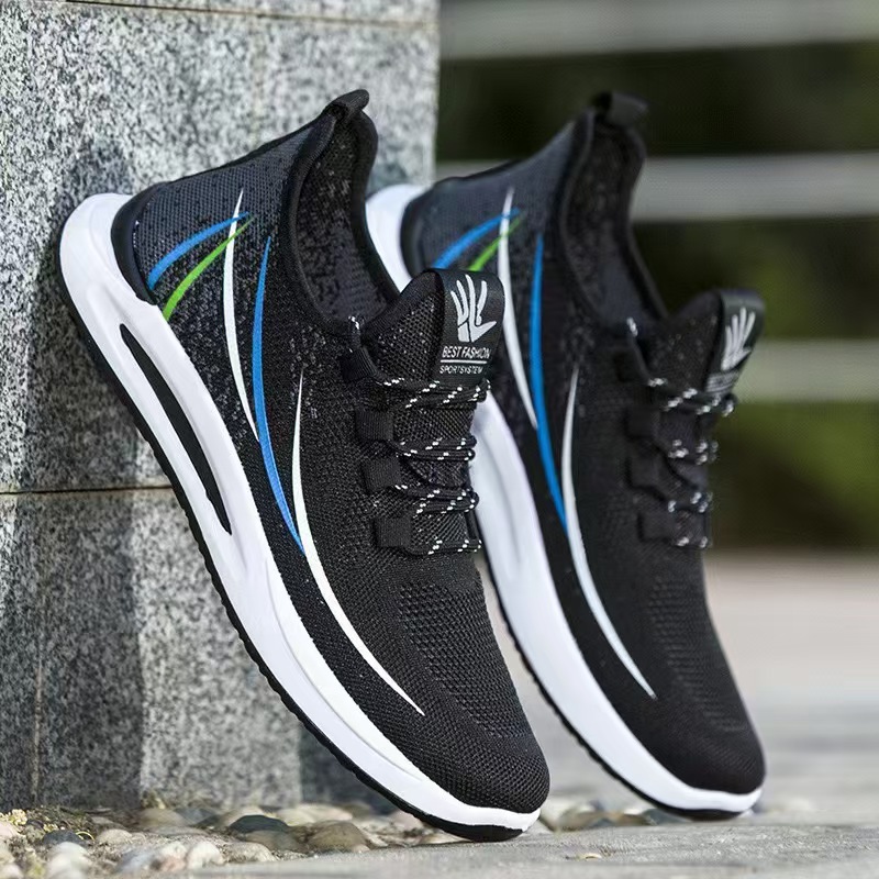 Men's comfortable and breathable 2025 new lightweight casual sports shoes with lace-up breathability, outdoor casual flying fabric walking shoes Application Scenario