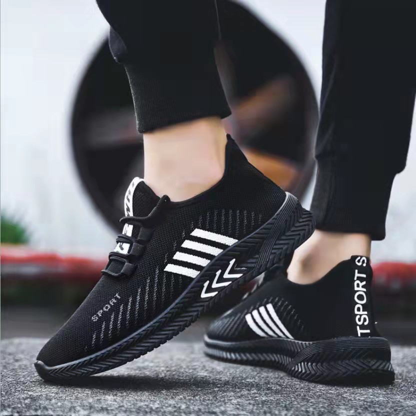2023 New style mesh men's casual sports shoes, soft-soled and lightweight flying woven running shoes, old Beijing cloth shoes for men Application Scenario