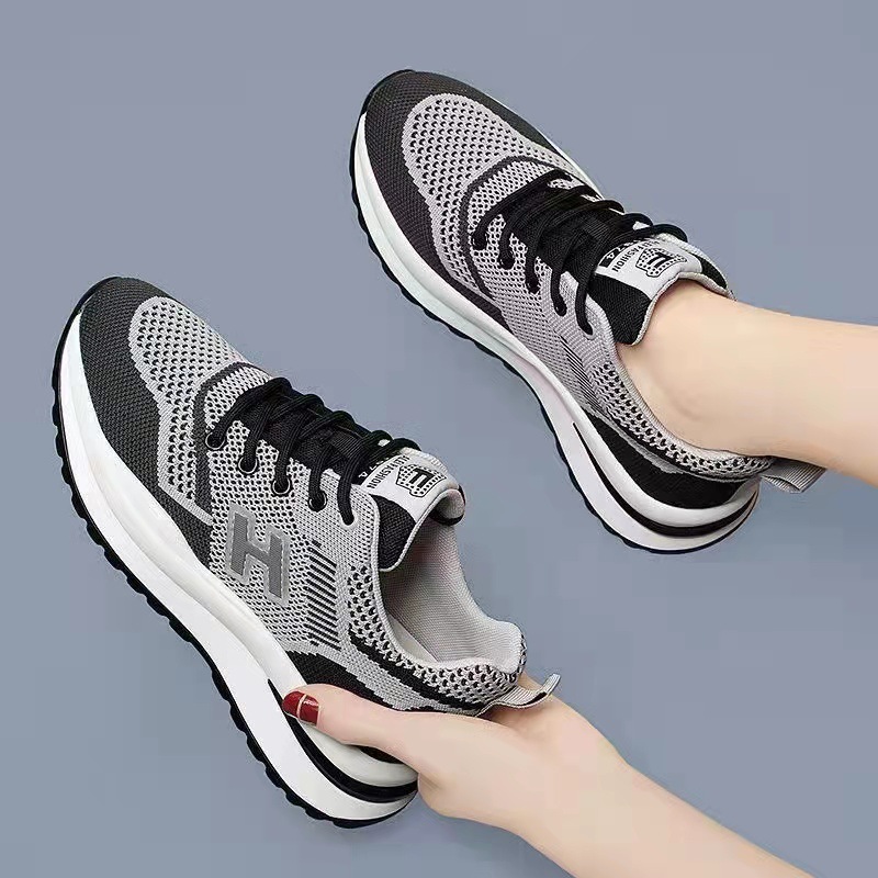Spring new Feizhi women's sports shoes: Fashionable and versatile running shoes, mesh casual girls' student shoes, and export women's shoes Application Scenario