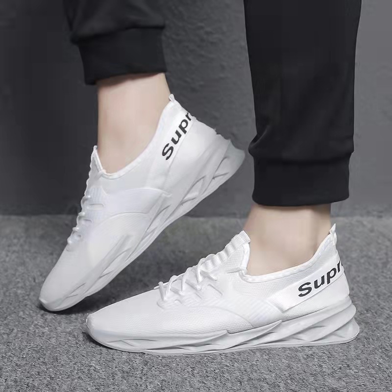 One-piece consignment for 2022 new spring men's casual sports shoes, lightweight and fashionable running shoes, and travel trendy shoes Application Scenario