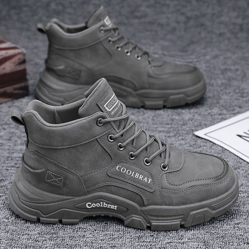 The new men's shoes for autumn are Dr. Martens boots, which are trendy and versatile for men. They feature thick-soled, anti-slip high-cut workwear shoes, men's ankle boots and work safety shoes details Picture