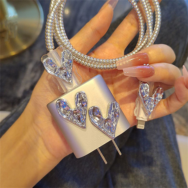 Charger protective case with heart-shaped oil spray, silver protective shell, anti-breakage data cable protective case, suitable for 20W Apple details Picture