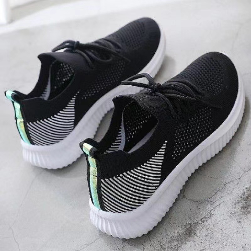 The new 2024 shoes are versatile for women. Students can wear mesh shoes in summer. They are breathable mesh sports shoes for women, casual shoes, and mom shoes Specification drawing