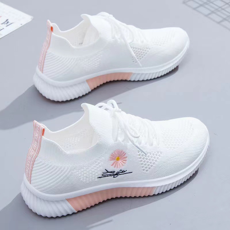 Spring/Summer 2025 new style shoes: Women's woven breathable student white shoes, mesh sports shoes, casual shoes for women wholesale Application Scenario