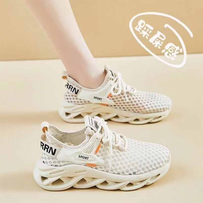 In the summer of 2025, there are new breathable dad shoes and casual outdoor women's sports thick-soled shoes that are the best-selling hollowed-out ultra-light running shoes full figure