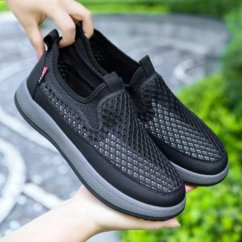 Men's net shoes for summer, casual and breathable. Soft-soled old Beijing cloth shoes, simple one-step men's shoes wholesale details Picture