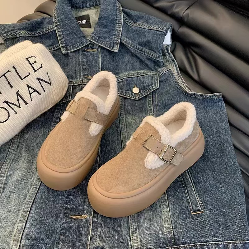 2022 New Spring and Summer shoes: Casual sports shoes, breathable and comfortable, trendy work shoes for women Application Scenario