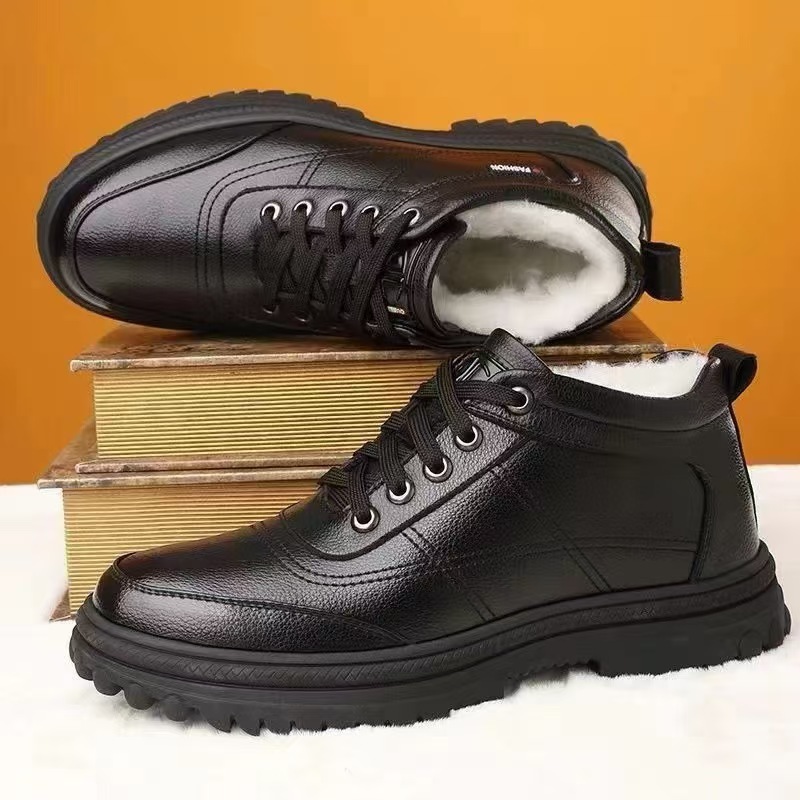 Wholesale of 2024 new men's British retro high-top shoes with fleece warmth thick-soled casual leather boots and workwear shoes for autumn and winter details Picture