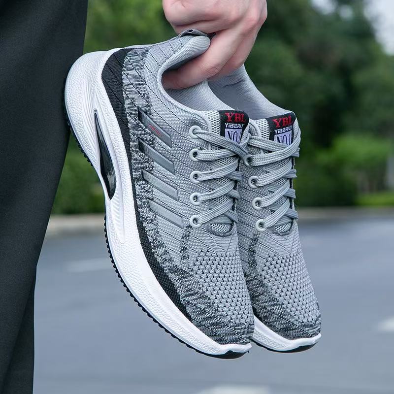 The new men's shoes for 2024 are lightweight and comfortable. They are fashionable and trendy running shoes with soft soles and mesh surfaces details Picture