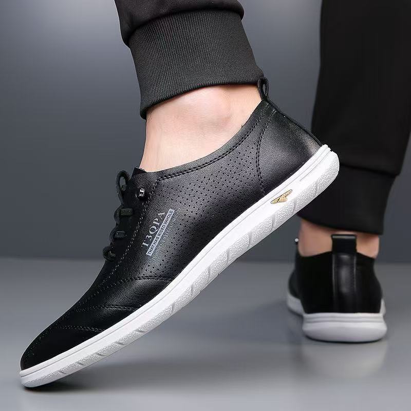 Summer men's shoes: New men's soft-soled breathable white sneakers, one-step driving shoes, fashionable and casual hollowed-out leather shoes for men full figure