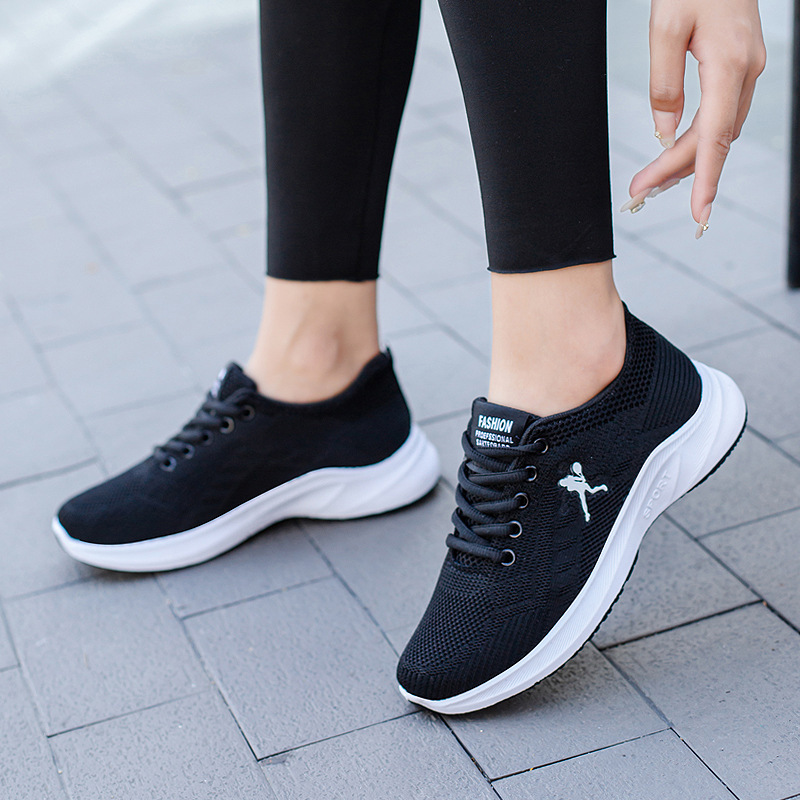 New women's shoes for the 2024 autumn and winter season, including soft-soled casual shoes and trendy, versatile sports shoes for women details Picture