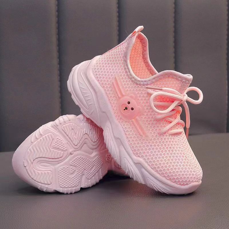 The new children's shoes for the autumn of 2024 will be launched. The breathable net shoes for big kids are exquisite and good-looking, as well as sports shoes for both boys and girls details Picture