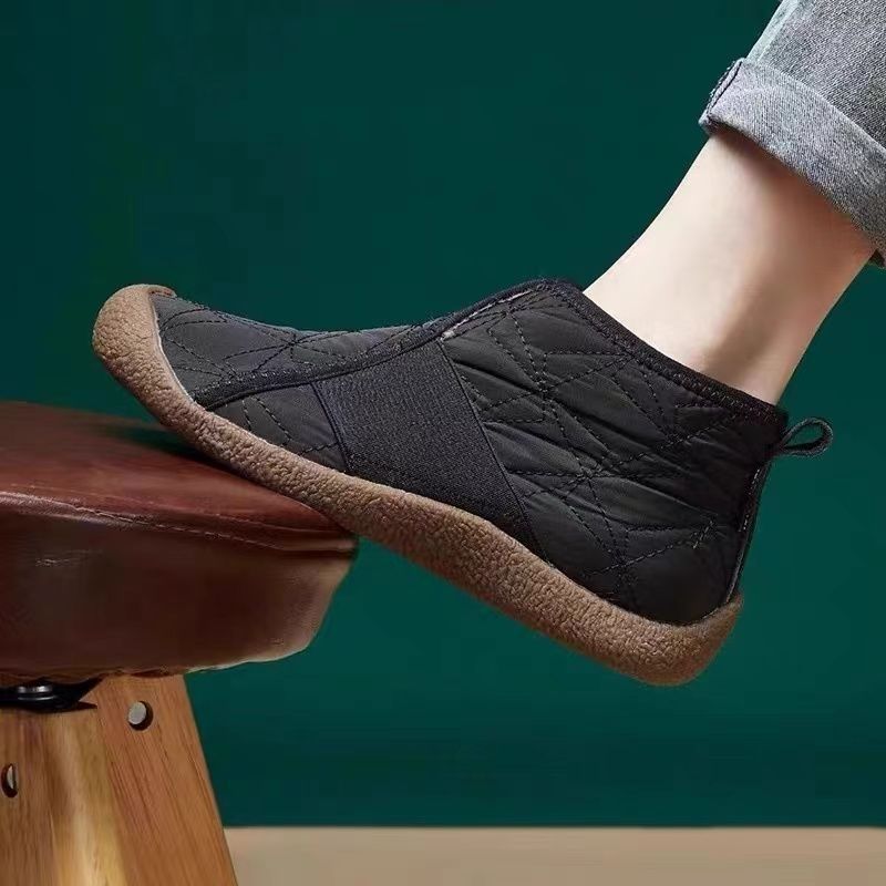 New winter 2025 women's cotton shoes with added fleece and thickened high-top snow boots, warm and comfortable cotton shoes for mothers and women details Picture