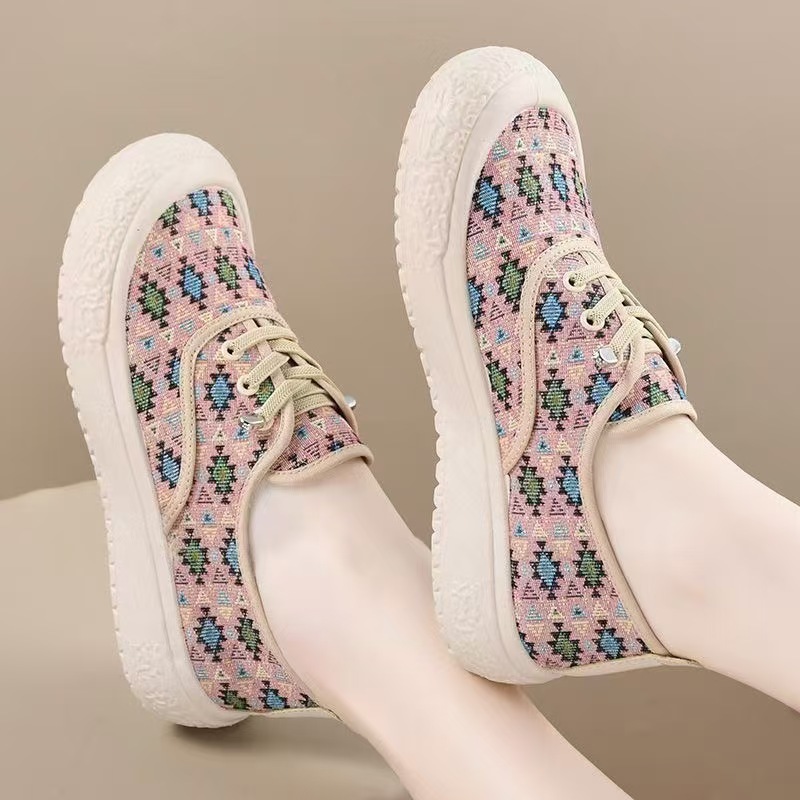In 2025, new summer women's shoes, canvas shoes, fisherman shoes, low-top net shoes, cross-border wholesale for export, single shoes, breathable and versatile full figure