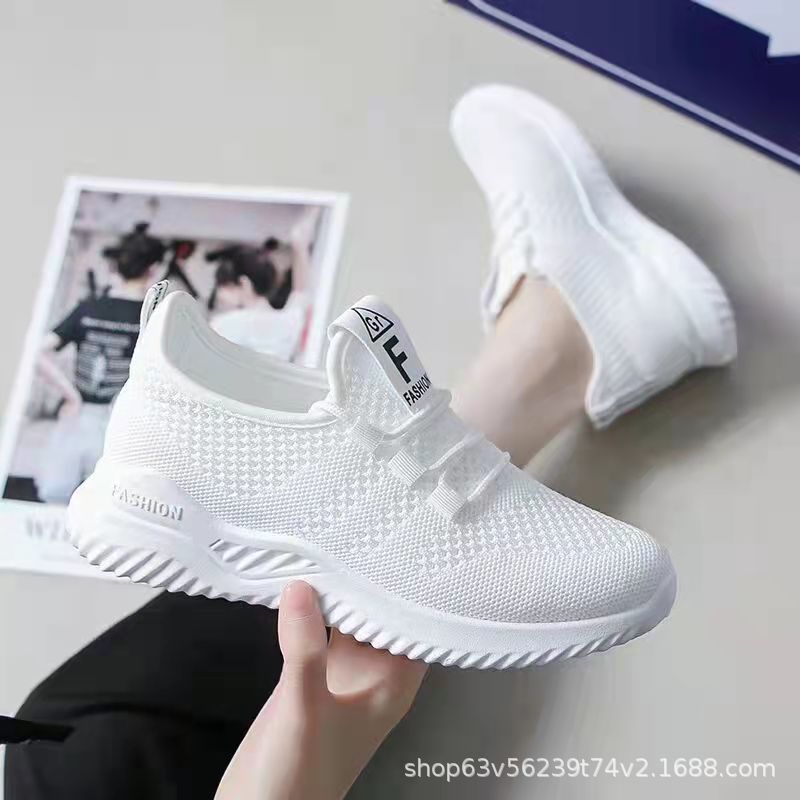 The 2025 new style shoes are versatile for women. Students can wear mesh shoes in summer. They are breathable mesh sports shoes for women, casual shoes, and mom shoes full figure