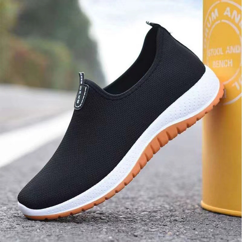 One piece of canvas shoes for distribution, old Beijing middle-aged and elderly walking shoes for men, thick-soled ox tendon soles, one-foot lightweight single shoes Application Scenario