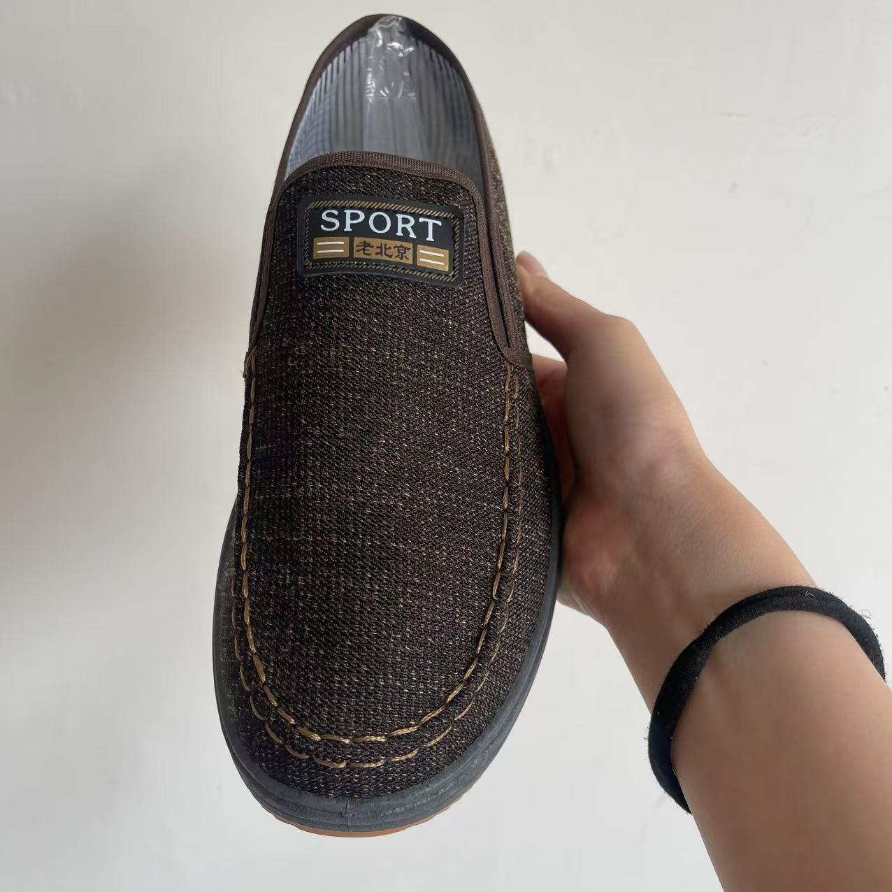 Men's shoes 2025 new autumn breathable and versatile casual flat shoes. Men can wear sporty and trendy shoes to work Application Scenario