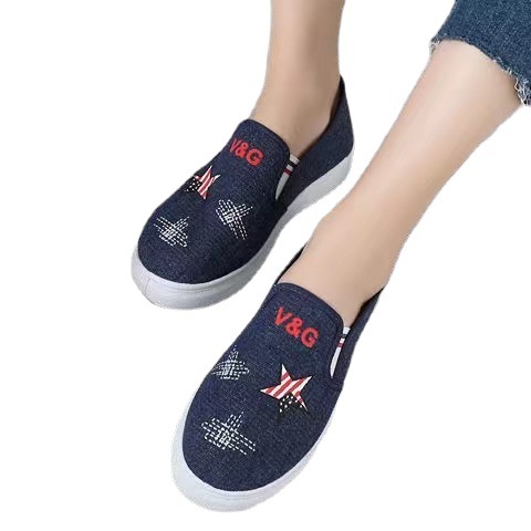 Old Beijing-style casual women's one-step thickened soft-soled denim shoes are fashionable and breathable. Wholesale from the manufacturer of lazy shoes Application Scenario