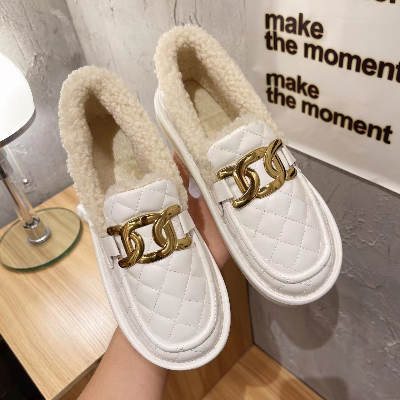 Doudou Shoes Women's autumn and winter new style cotton shoes with fleece warmth woolen shoes Korean version winter women's shoes manufacturer wholesale Application Scenario