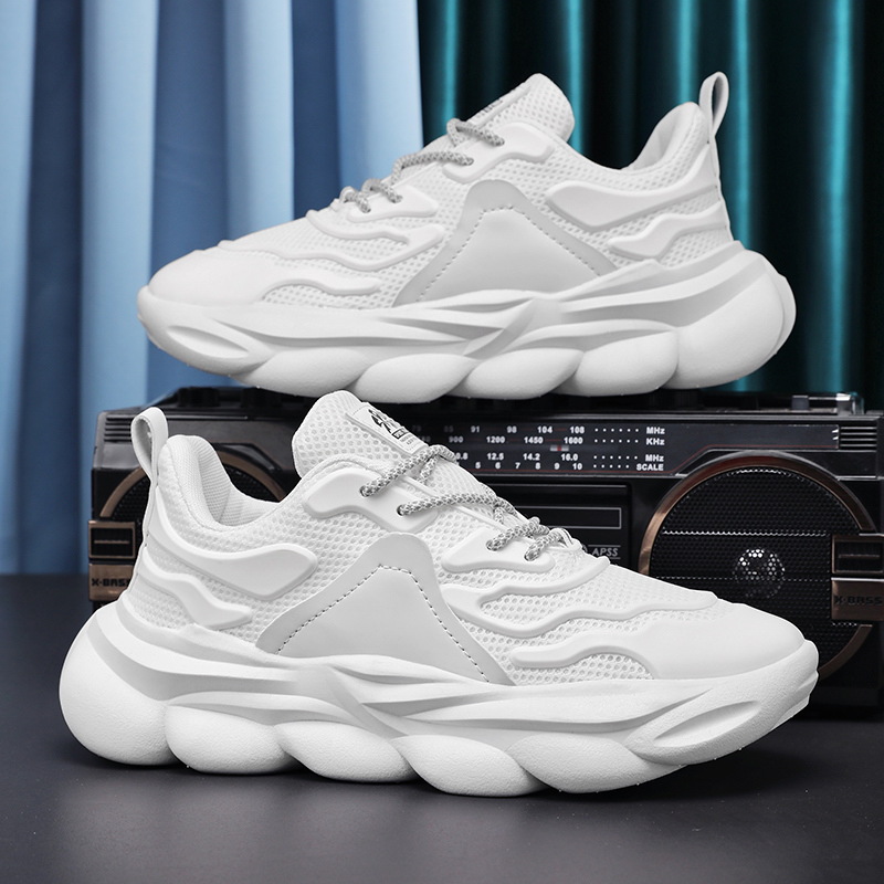 Summer new men's shoes: Breathable white sneakers, men's trendy and versatile thick-soled mesh sports shoes, casual dad shoes full figure