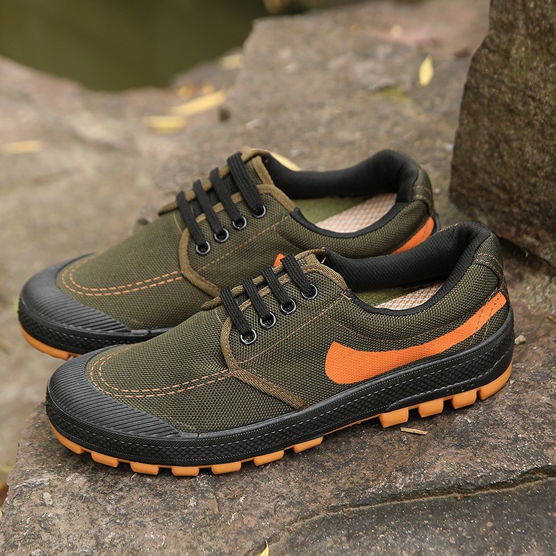 Workwear safety shoes for men, casual, lightweight, durable, breathable and comfortable throughout the four seasons, dirt-resistant. One-piece consignment from the manufacturer details Picture