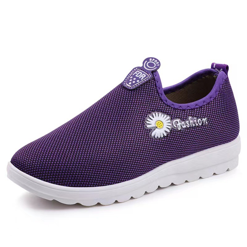 Walking shoes manufacturer wholesale old Beijing cloth shoes, women's shoes, mom's shoes, mesh flat casual shoes, walking shoes, street stall shoes Item Picture