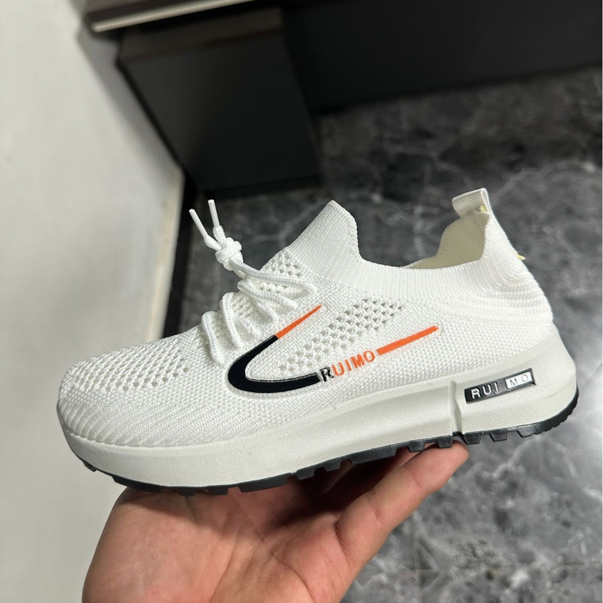 Wholesale women's shoes for foreign trade, spring and summer sports shoes, women's casual and versatile, street stall trendy flying woven shoes, new Korean-style net shoes details Picture