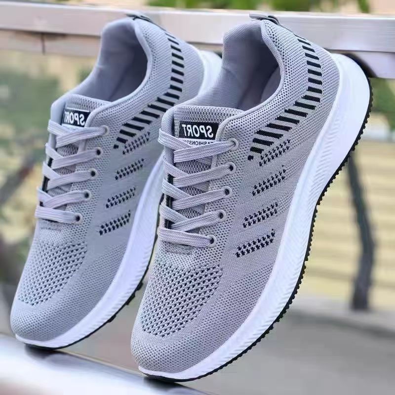 The 2025 new style of mesh fabric men's casual sports shoes, soft-soled and lightweight flying fabric running shoes, and men's student shoes are bestsellers in foreign trade Application Scenario