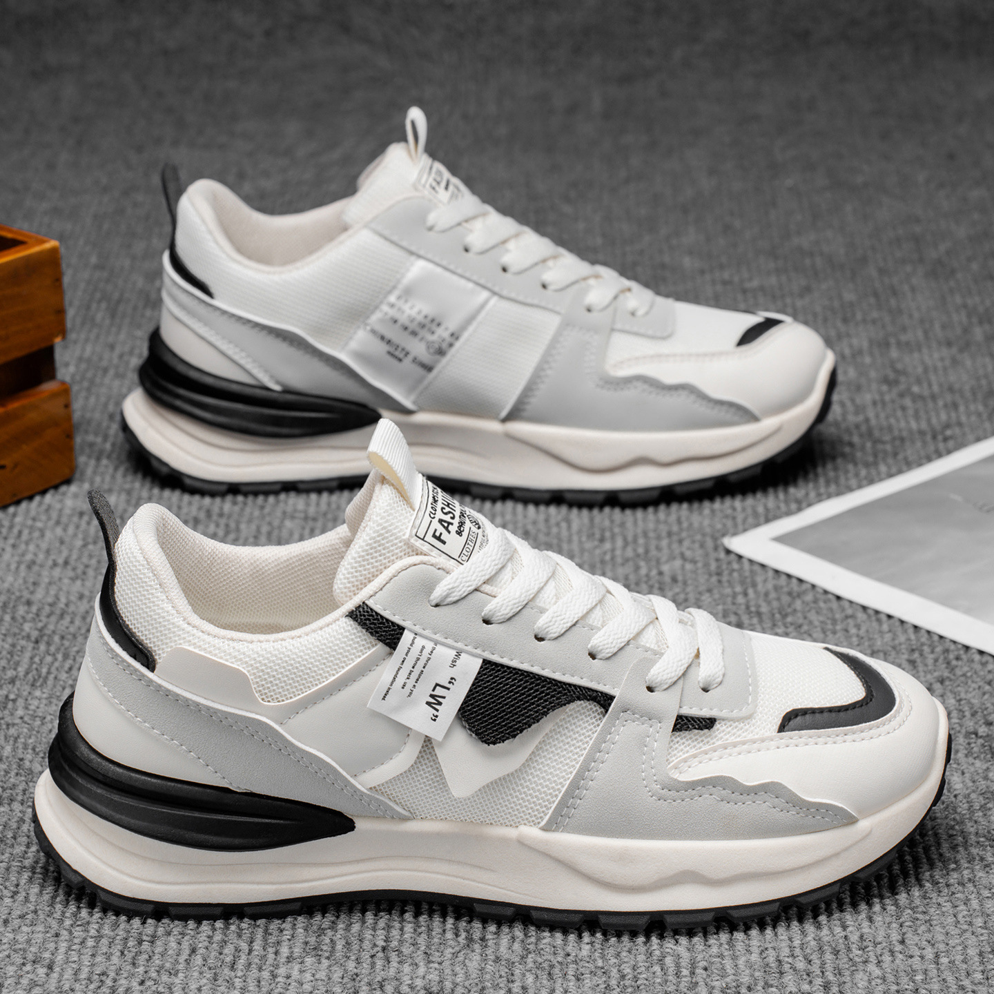 New breathable mesh sports shoes for men in autumn, trendy and versatile running shoes, casual thick-soled dad trendy shoes details Picture