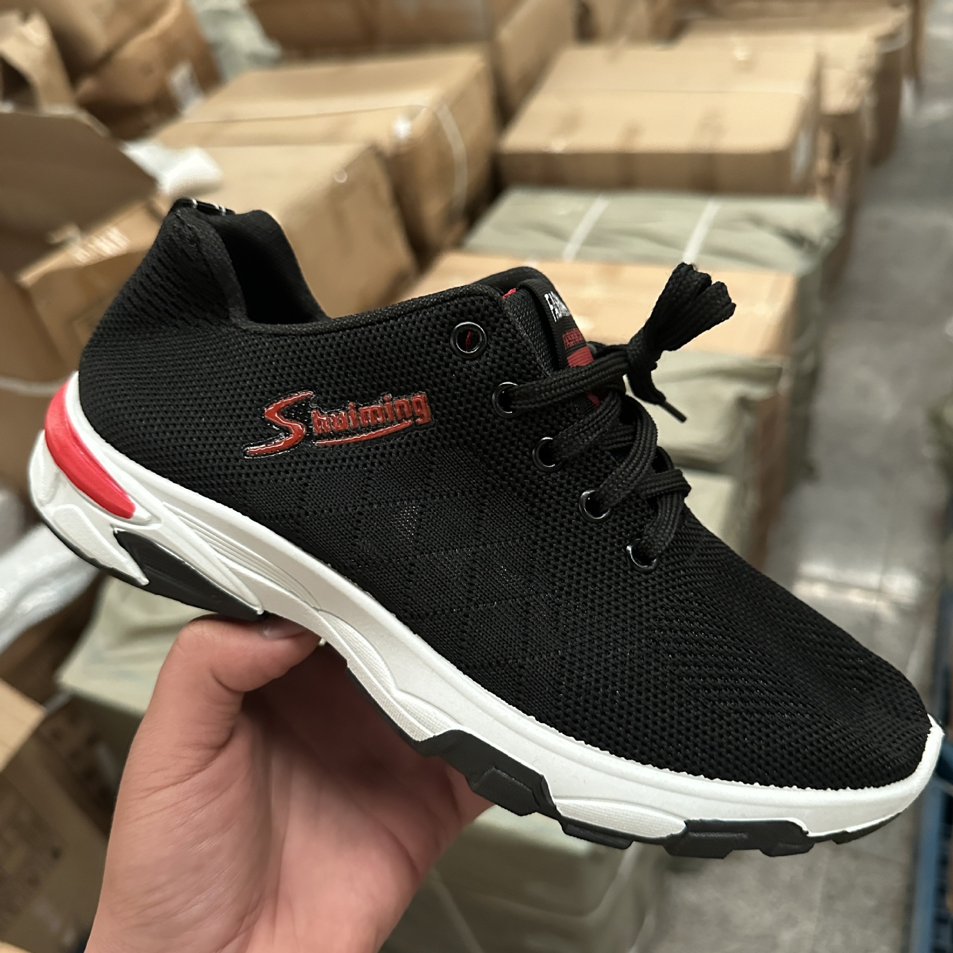 Trendy sports shoes for men, summer mesh breathable casual shoes, soft-soled comfortable running shoes, fashionable single shoes, export batch Application Scenario