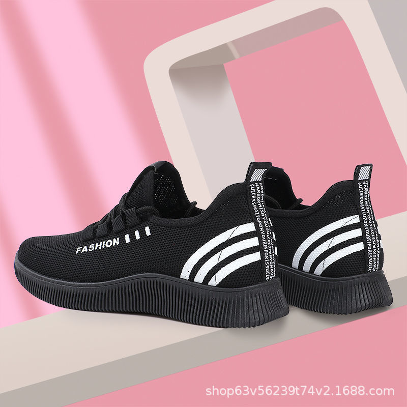 Old Beijing cloth shoes, women's little black shoes, casual sports breathable flying mesh shoes, walking shoes factory wholesale, one-piece consignment full figure