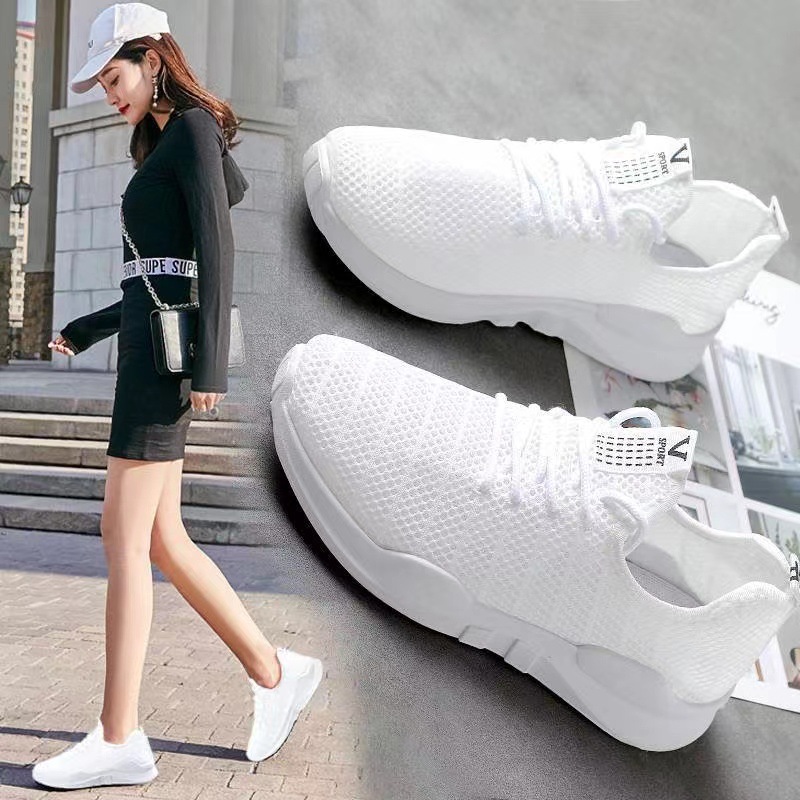 Women's shoes wholesale 2022 Summer new style Women's net shoes, comfortable, breathable and versatile white sneakers, cross-border bestsellers for women full figure