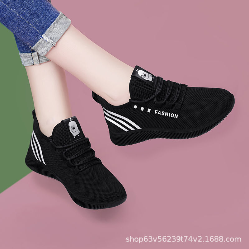 Old Beijing cloth shoes, women's little black shoes, casual sports breathable flying mesh shoes, walking shoes factory wholesale, one-piece consignment Application Scenario