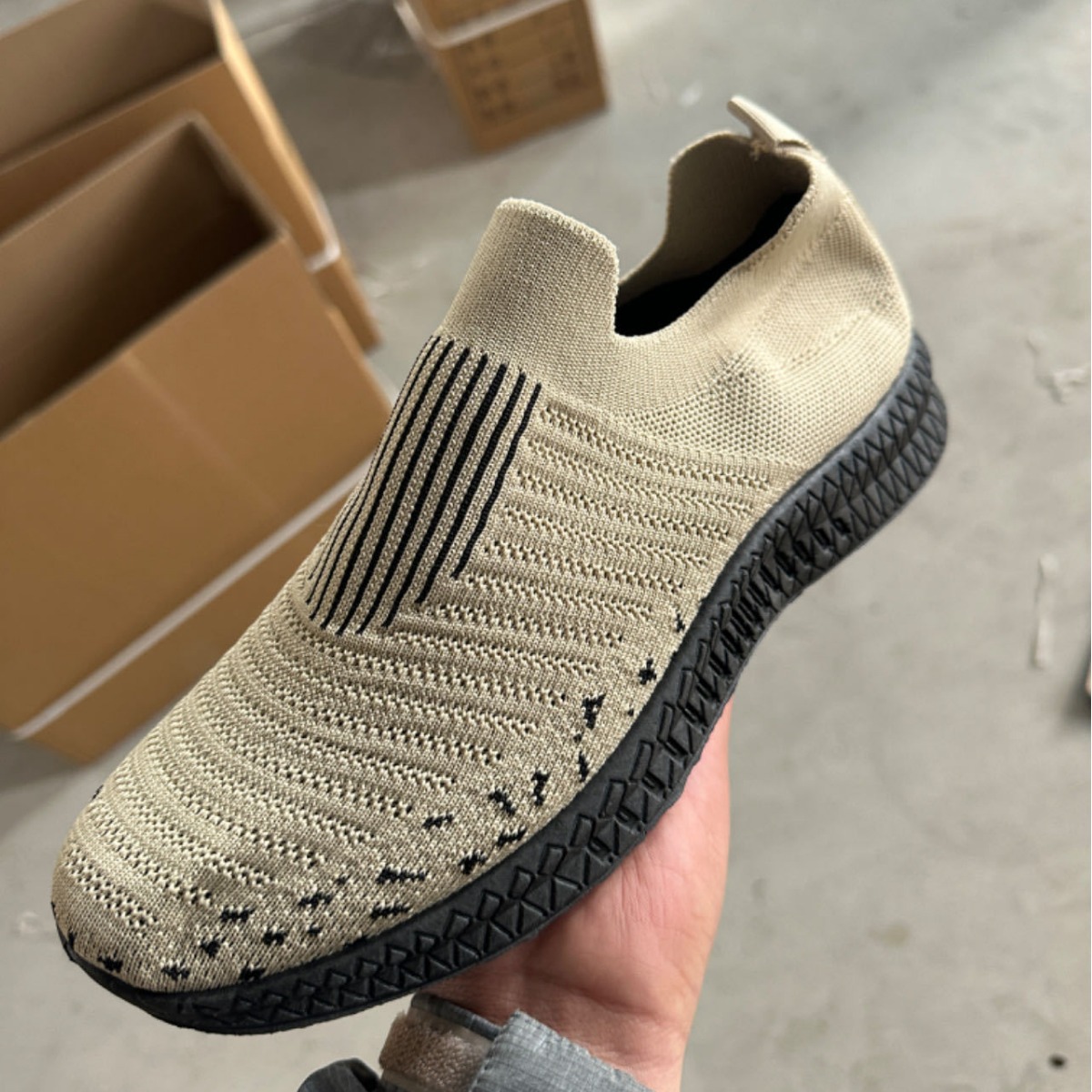 Men's 2023 new soft-soled comfortable running casual shoes, Feizhi sports shoes, men's casual shoes manufacturer wholesale Application Scenario