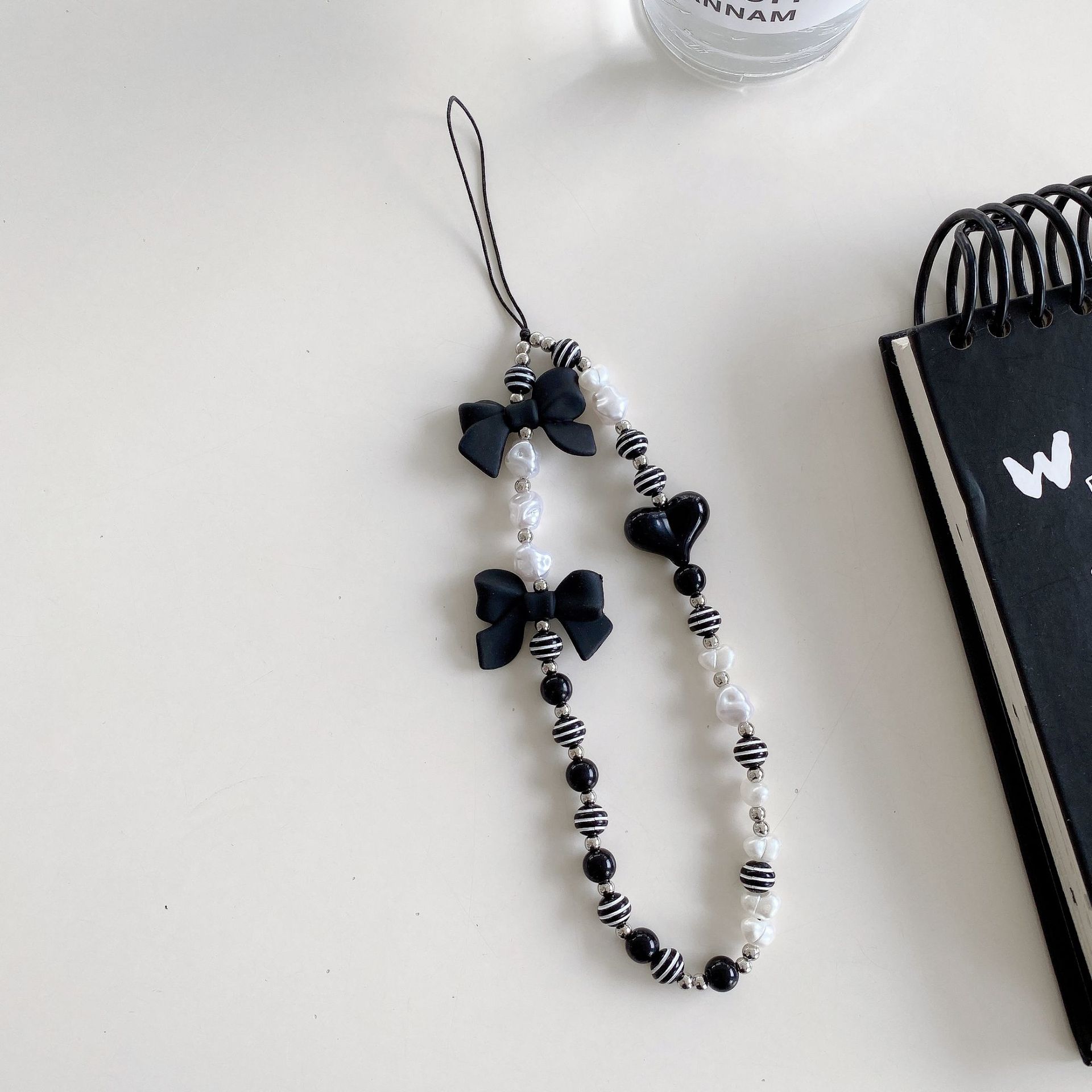 White pearl bow for mobile phone chain, ins simple style square pendant, heart-shaped striped bead accessory, mobile phone lanyard Specification drawing