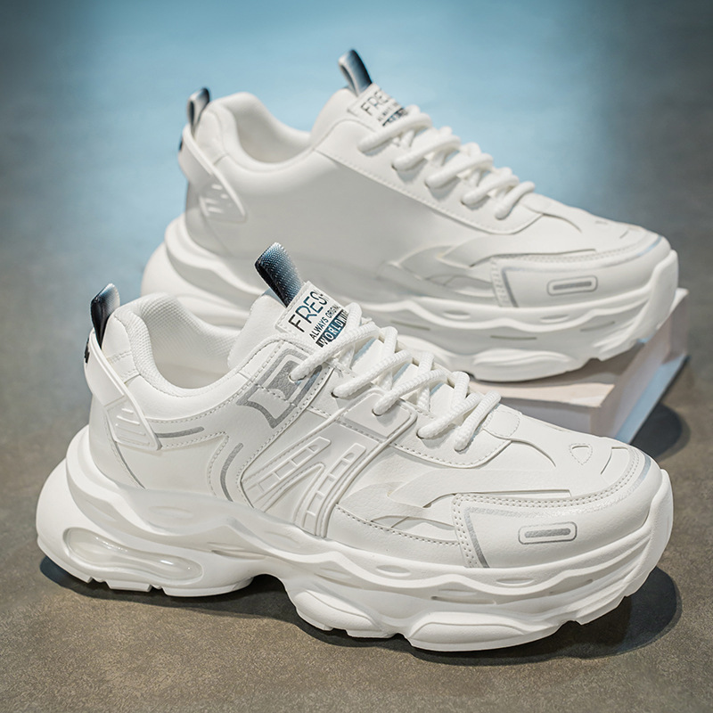 New breathable white sneakers for men in spring, trendy and versatile thick-soled height-increasing sports shoes, casual dad shoes for men full figure