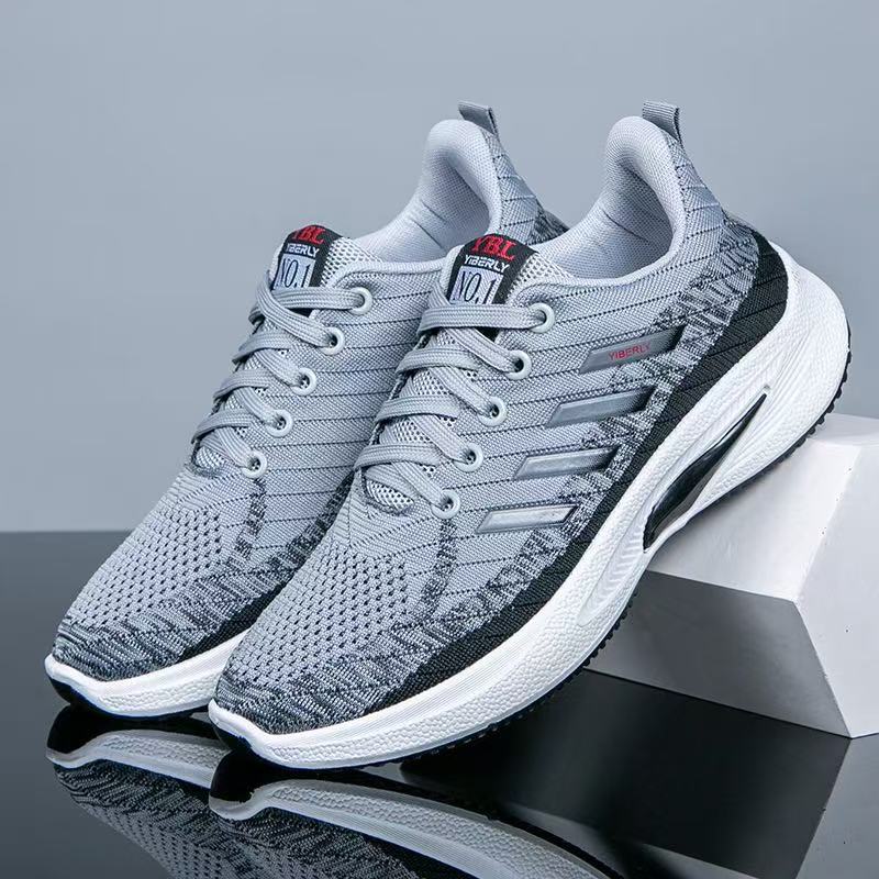 The new men's shoes for 2024 are lightweight and comfortable. They are fashionable and trendy running shoes with soft soles and mesh surfaces Specification drawing