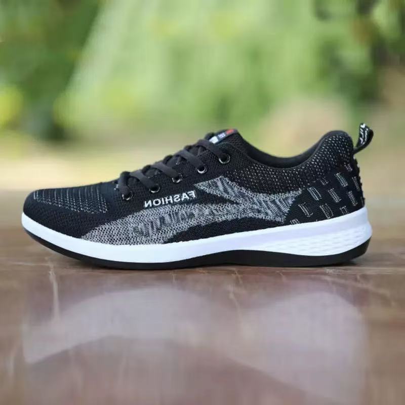 New men's casual sports shoes for 2025: Breathable and versatile mesh fabric, fly-woven men's shoes, trendy shoes, travel comfort and running shoes full figure