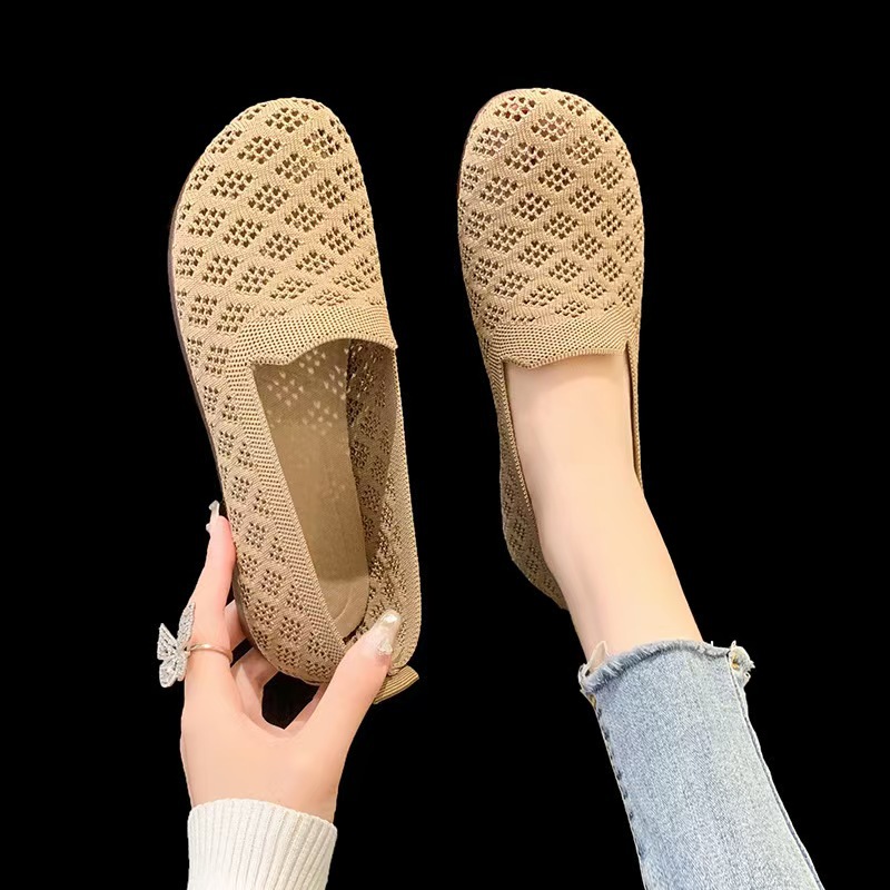 New cross-border one-step 2025 women's summer soft-soled shoes, thin mesh perforated breathable mom shoes, women's sandals details Picture