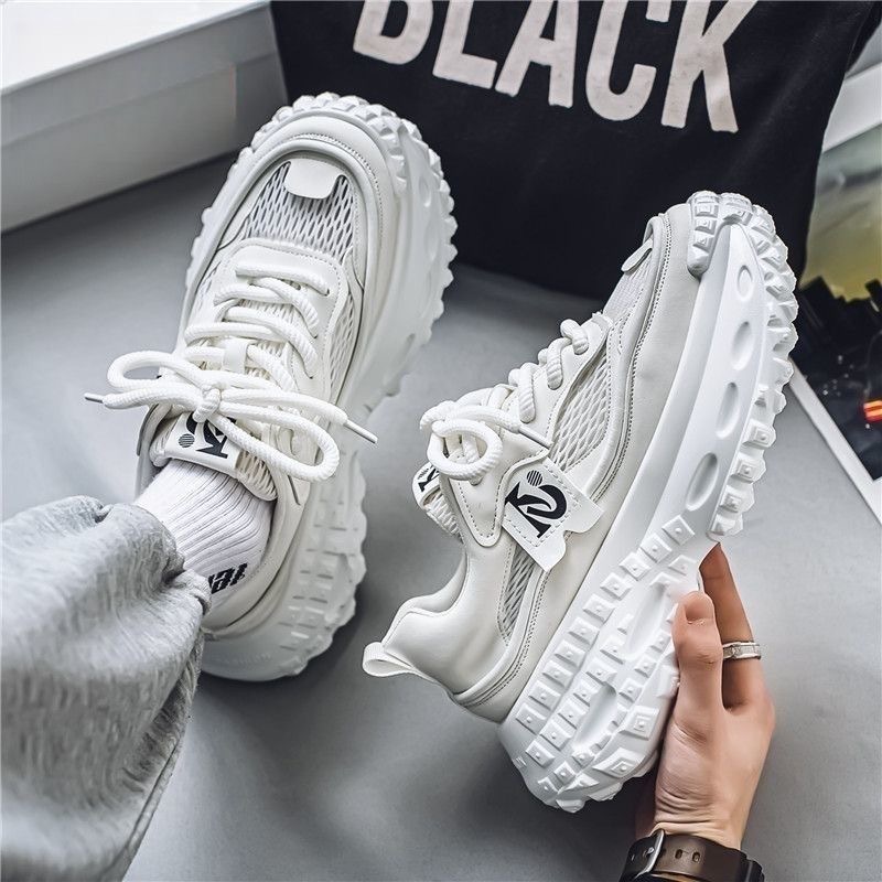 New breathable mesh sports shoes for men in summer are trendy and versatile. Thick-soled height-increasing casual dad shoes for men full figure