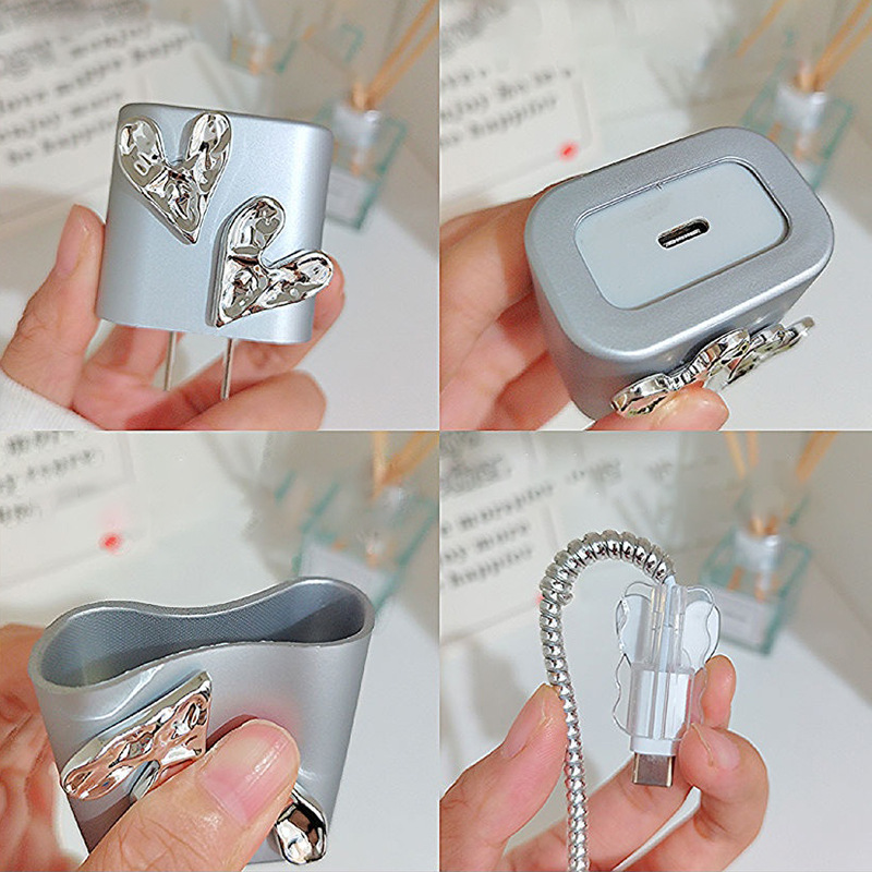 Charger protective case with heart-shaped oil spray, silver protective shell, anti-breakage data cable protective case, suitable for 20W Apple Specification drawing