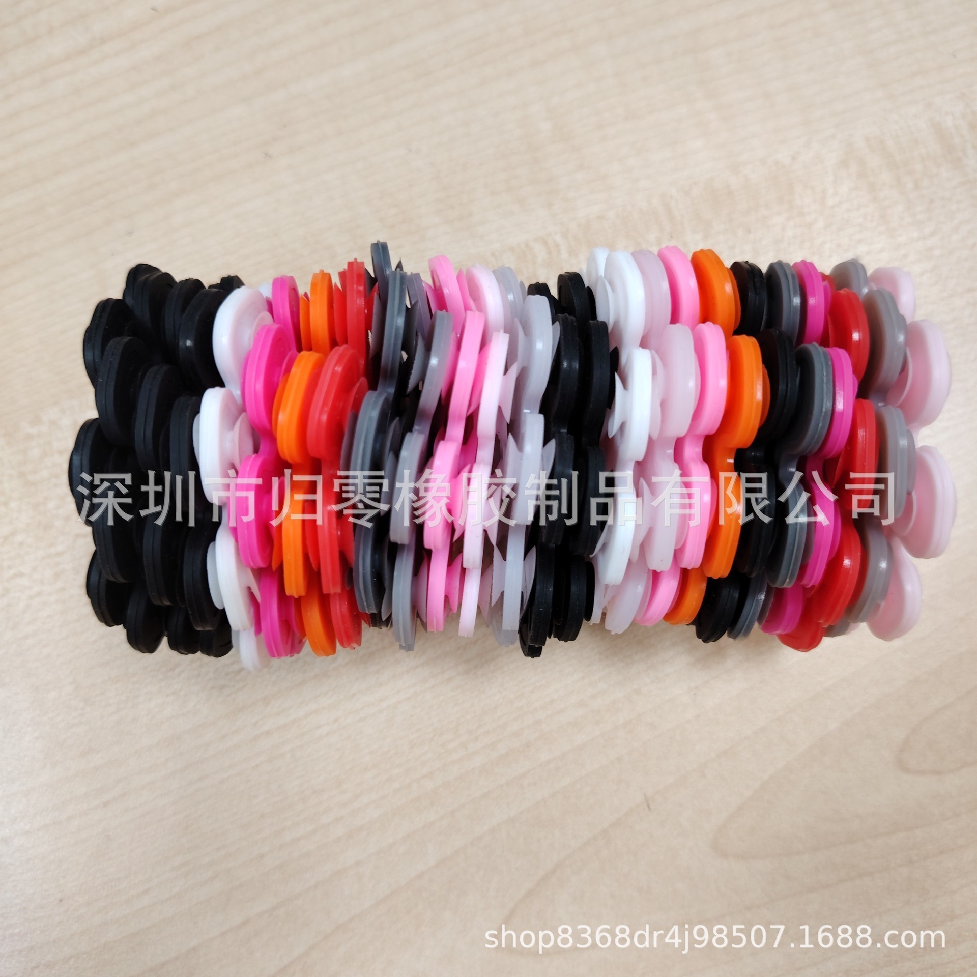 The factory's best-selling multi-functional silicone double-sided adhesive suction cup for mobile phone stickers, sunflower 15 pieces suction cup self-adhesive mobile phone stand Specification drawing