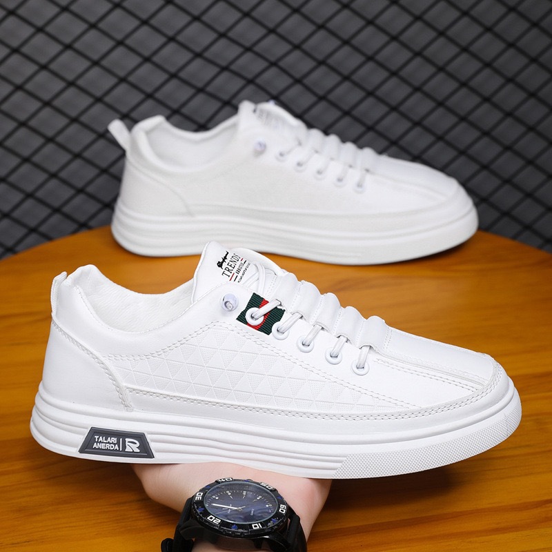 In 2025, "Shoe Man" will launch new cross-border wholesale sports shoes for foreign trade. These are breathable, casual and versatile trendy shoes for men, which can be worn on one foot Item Picture