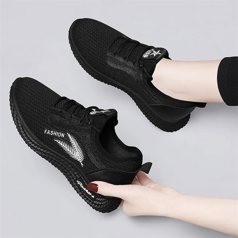 Cross-border new women's sports shoes, summer mesh breathable soft-soled fashionable casual shoes, export versatile mom shoes wholesale Specification drawing