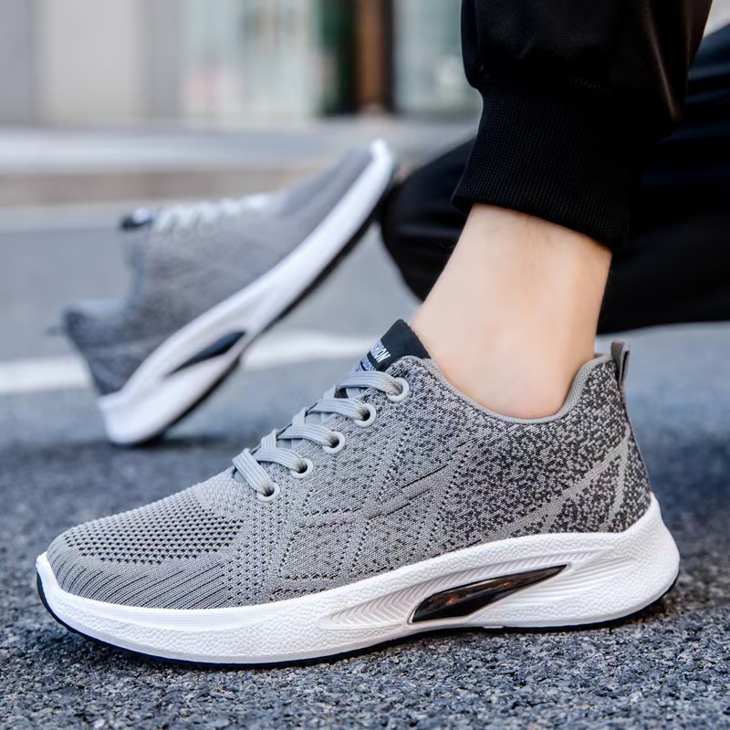New men's sports shoes, soft-soled comfortable running shoes, breathable flying fabric shoes, cross-border bestsellers for foreign trade, sports and casual shoes details Picture