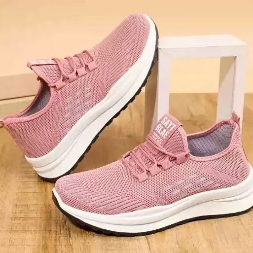 Autumn new women's shoes: Breathable soft-soled single shoes, flying mesh shoes, lightweight and comfortable sports shoes, gift shoes, men's shoes full figure