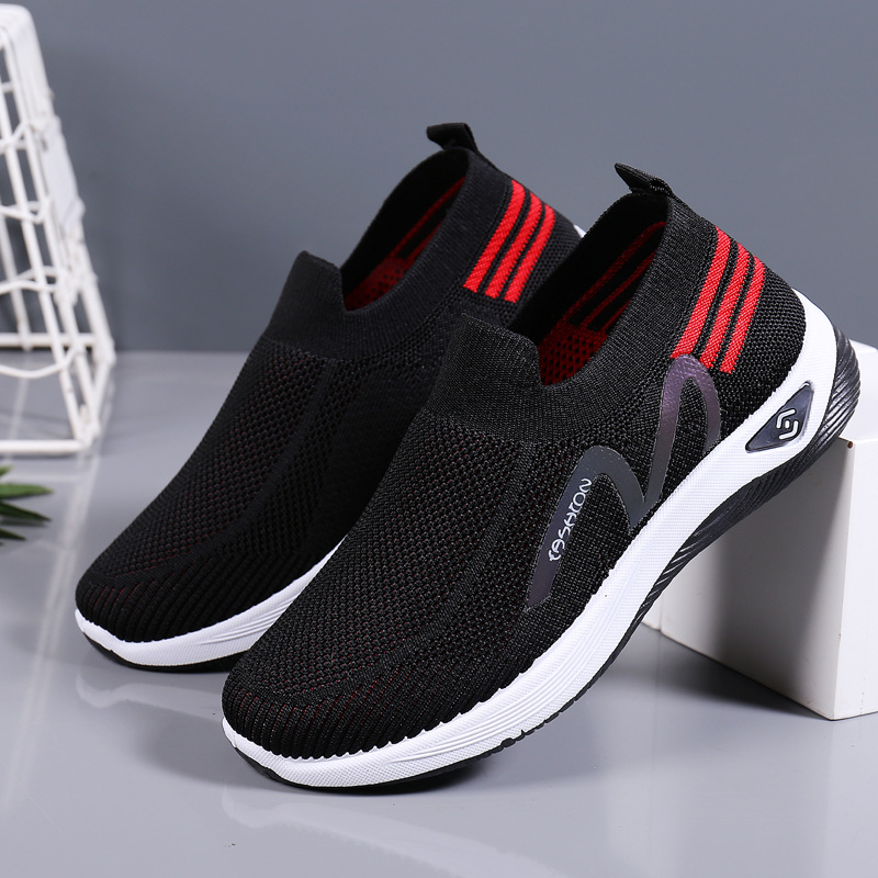 Wholesale of new 2024 women's soft-soled flying woven walking shoes for the elderly, such as casual sports shoes for mothers full figure